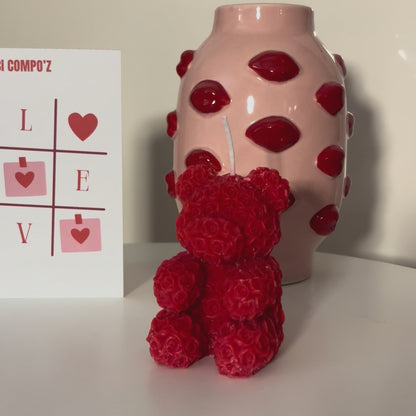 Bougie ours rouge parfumée à la rose